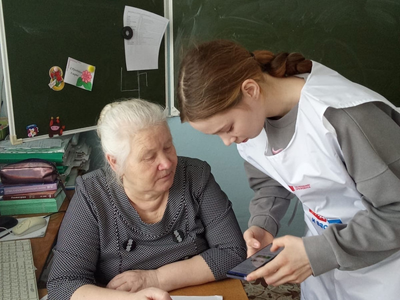 Волонтеры отряда «Ты не один» участвуют в организации голосования за общественные территории и дизайн-проекты благоустройства в городе Далматово.